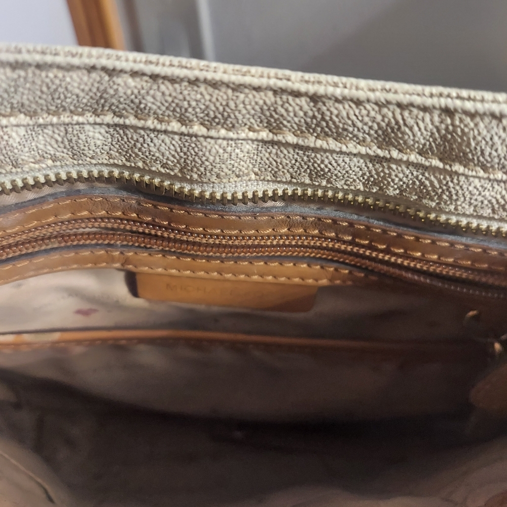 Michael Kors Beige Crossbody Bag - Picture 3 of 15